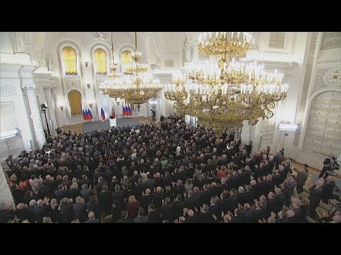 Putin's Crimea 'victory speech' - applause