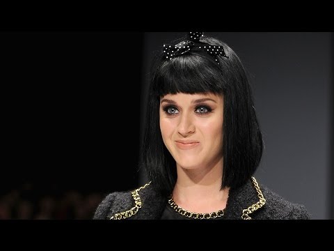 Katy Perry Booed During Milan Fashion Week Show