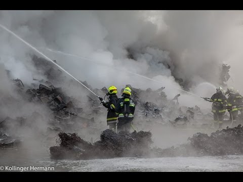 Großbrand in Edt bei Lambach: Zweite Einsatzphase vom 15. Dezember 2013