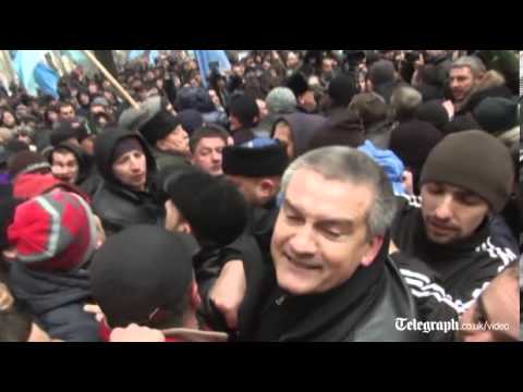 Ukraine: pro-Russia and pro-Ukraine groups stage competing rallies