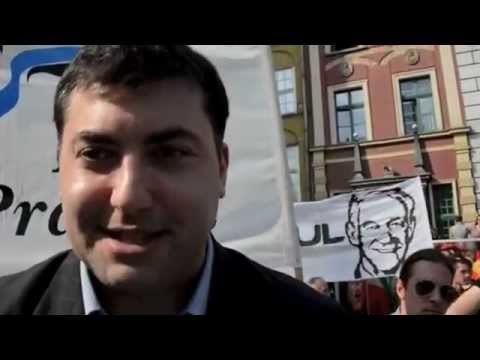 FOX News Interviews Polish Ron Paul Supporter At Romney Event