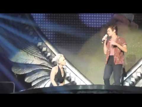 Just give me a reason - Pink with Nate Ruess on Stage as a surprise, Hamburg 2013