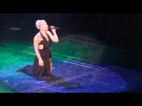 P!nk ft. Nate Ruess - Just Give Me A Reason (Live @ Allphones Arena, Sydney)