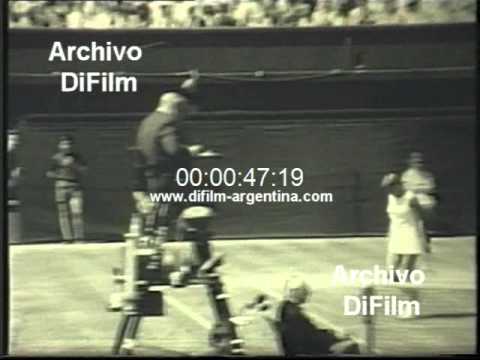 DiFilm - Ann Jones wins the final Wimbledon Championships 1969