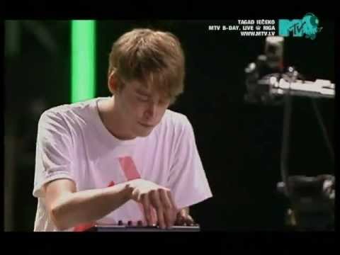 Digitalism - The Pulse / Zdarlight (Live @ MTV Baltics B-Day, Riga 2007)