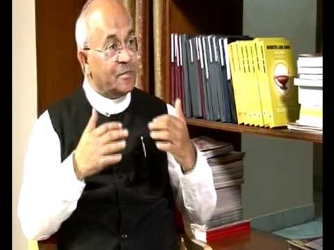 K G Suresh interviews V. P. Vaidik on Baba Ramdev issue.flv