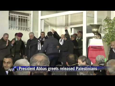 The Beast : Obama pressures Israel to release 26 PA Prisoners as Peace Talks continue (Dec 31, 2013)