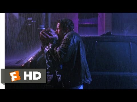 Chasing Amy (8/12) Movie CLIP - A Kiss in the Rain (1997) HD