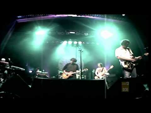 Ween live in Australia