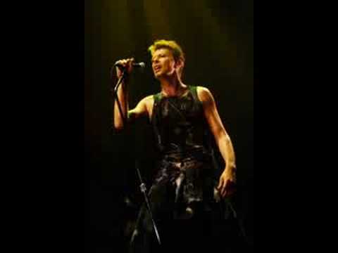 David Bowie- Teenage Wildlife (live at Le Galaxy 2-16-96)