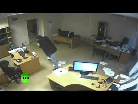 Dramatic CCTV: Meteorite blast wave blows out doors, windows in Russia