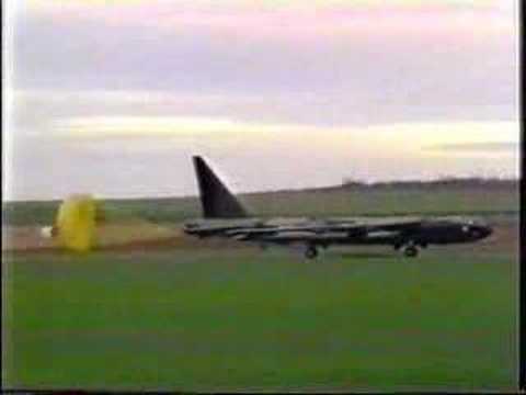 B 52 Landing at Duxford