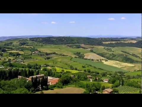 Travel to Tuscany: explore Sienna, Montepulciano and San Gimignano