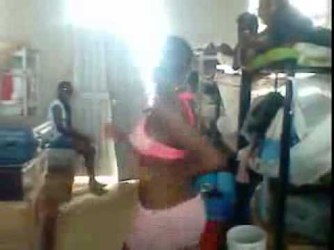 Kumasi girls dancing