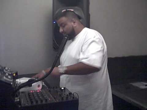 DJ KHALED LIVE ON THE AIR TALKING ABOUT HIS NEX ARTIST