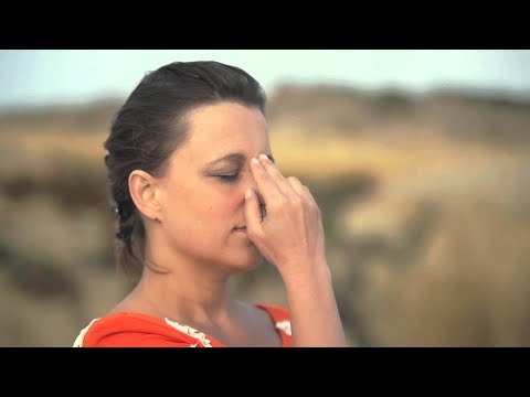 Alternate Nostril Breathing / Nadi Shodhan  - Sri Sri Yoga