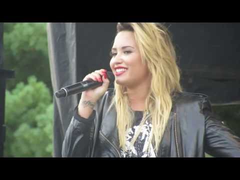 Demi Lovato - Nightingale - September 21, 2013 - (Forgets the lyrics!)