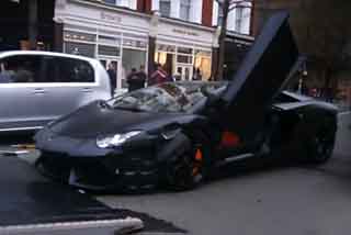 Lamborghini Aventador crashes on London street (Thumbnail)