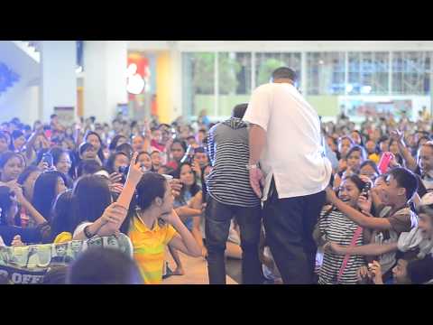 Nash Aguas sings Harana at Starmall San Jose Del Monte