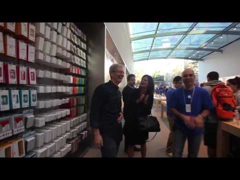 iPhone 5s Launch with Tim Cook at the Palo Alto Apple Store