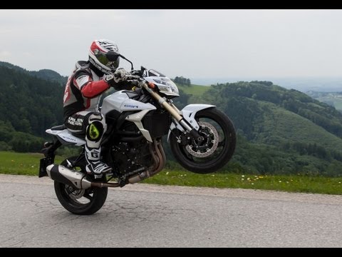 Suzuki GSR 750 - Nakedbike Test