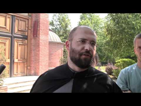 Father Vukašin explains Orthodox theology to American students