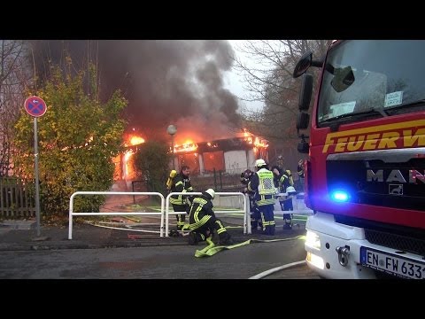 NRWspot.de | Wetter/Ruhr - Feuer in Kindertagesstätte - Gebäude steht in Vollbrand