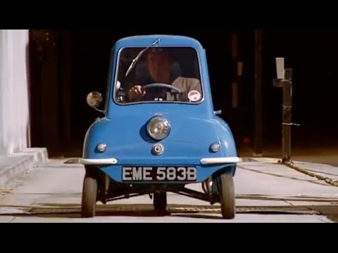 Jeremy drives the smallest car in the world at the BBC - Top Gear - autos