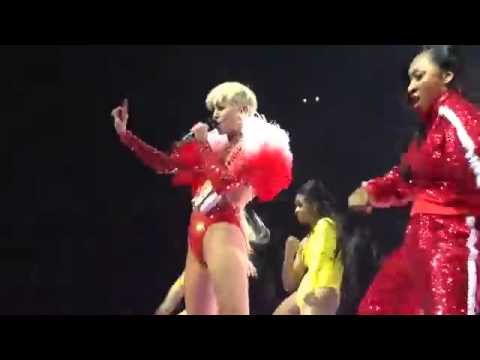 Miley Cyrus - SMS Bangerz (Live) - Bangerz Tour Vancouver