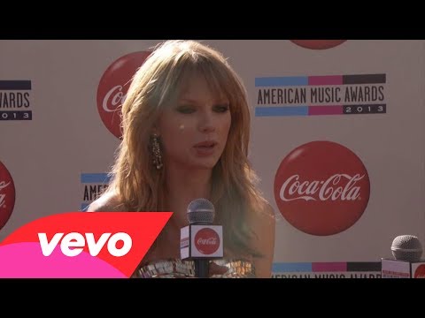 Taylor Swift - Red Carpet Interview (2013 AMAs)