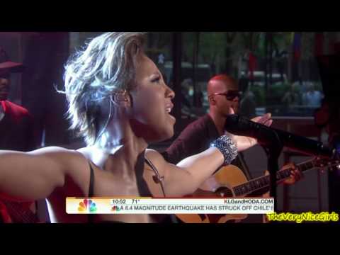 Toni Braxton - Unbreak My Heart - May 2010 (live)