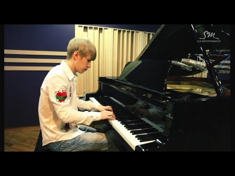 Henry 헨리_Playing 'TRAP' Piano ver. & Chopin Waltz No.7