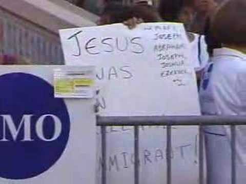 Aug16-2006-Houston_Courthouse-Jesus_was_an_illegal.wmv