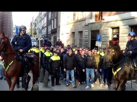 AC Milan-Ajax 0-0   (4 Ajax-supporters neergestoken in Milaan)