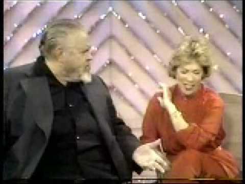 Orson Welles on performers working an audience (1979)