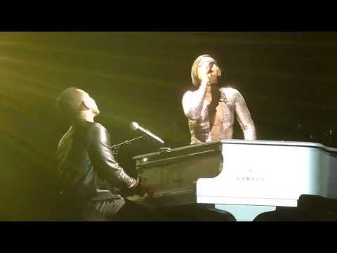 Alicia Keys & John Legend - Ordinary People (Live) O2 London.