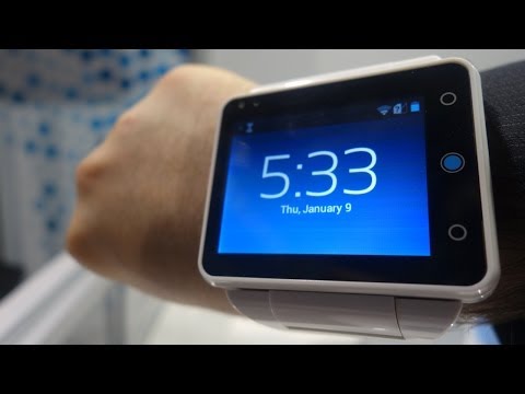 Neptune Pine First Look (Android Smartwatch/Phone)