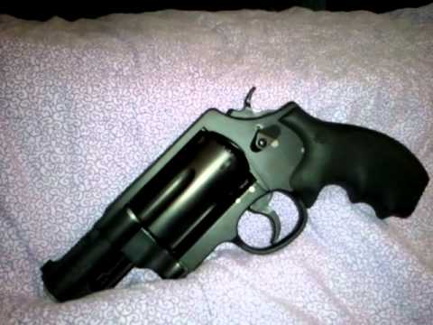 Smith and Wesson S&W Governor vs Taurus Judge .410 / .45 colt war, my comparison