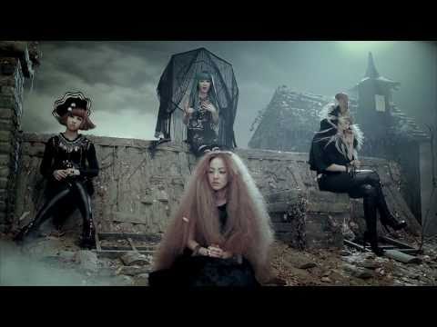 2NE1 - IT HURTS (아파) M/V