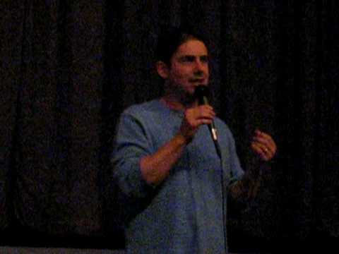 Actor Zach Galligan Discusses Working With Gizmo in Gremlins