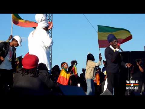 Sizzla Kalonji & Ras Shiloh Live at Rebel Salute 2013 - Jamaica (Pt.2)