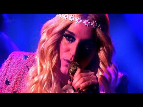 Kesha  C'Mon LIVE at Jonathan Ross Show HD - C'Mon directo - Best Performance 2013