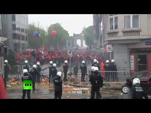 Shower to the People! Water cannon used against protesters in Brussels