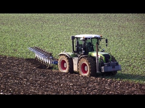 CLAAS Xérion 3800 et LEMKEN 9 fers au labour en 2013