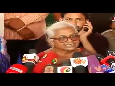 Arputham Ammal speaks to press after cancellation of death sentence of Perarivalan 18Feb2014