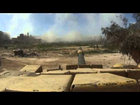 Extraordinary footage of Syrian tank in Damascus