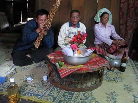 Traditional Tai Daeng (Red Tai) Singing