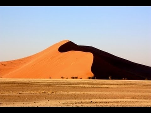 Namibia Travel Guide - The Desert Landscape of Sossusvlei