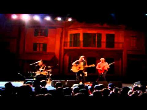 Dave Grohl, Josh Homme & Jesse Hughes - Born on the Bayou (Live 2005)