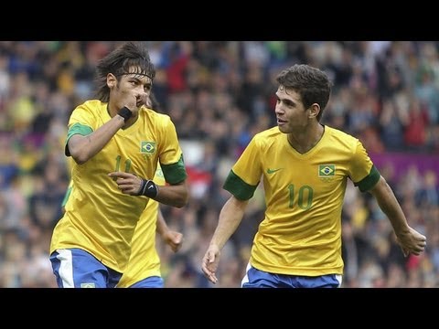 Worst missed Goal - Neymar vs Oscar. Who won? Brazil 8-0 China | Friendly Match 2012.09.10